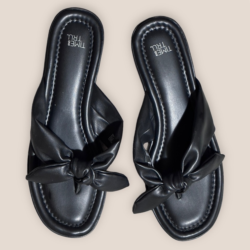 Time and Tru Black Bow Flip Flops Size 11